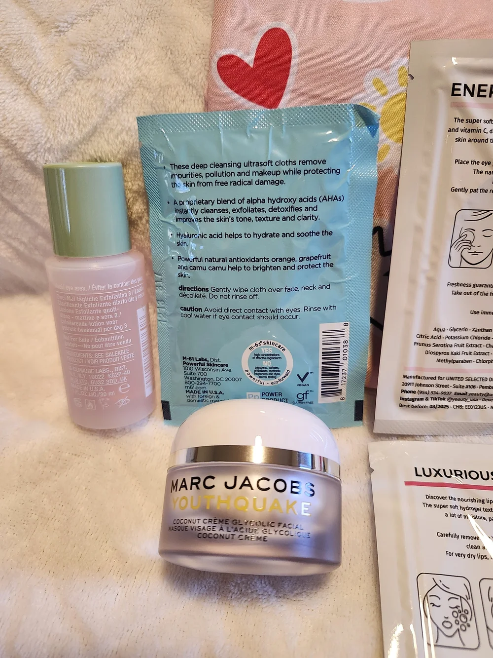 Beauty 8 Pack Skincare Set in Pink – Clinique, Marc Jacobs & More